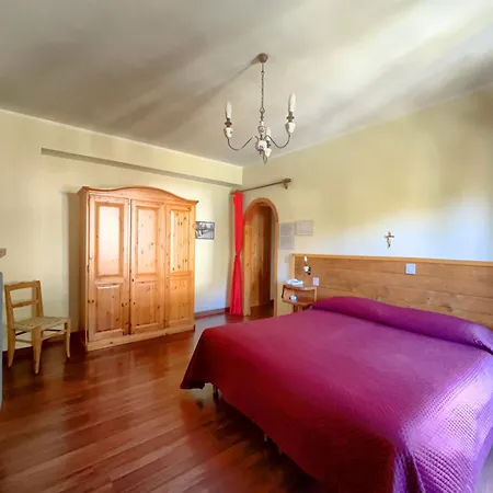 Garni Mille Pini מלון סקאנו