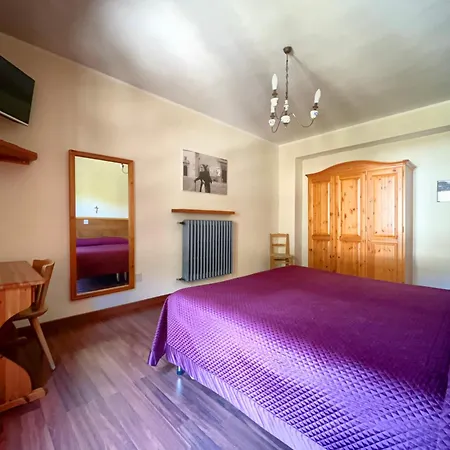 Garni Mille Pini מלון