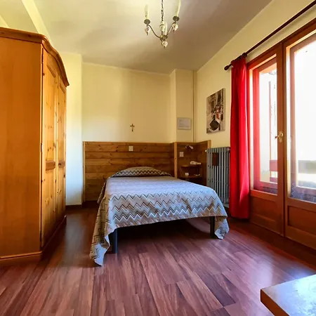 Garni Mille Pini מלון סקאנו