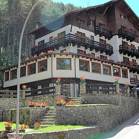 Garni Mille Pini Hotel 3*